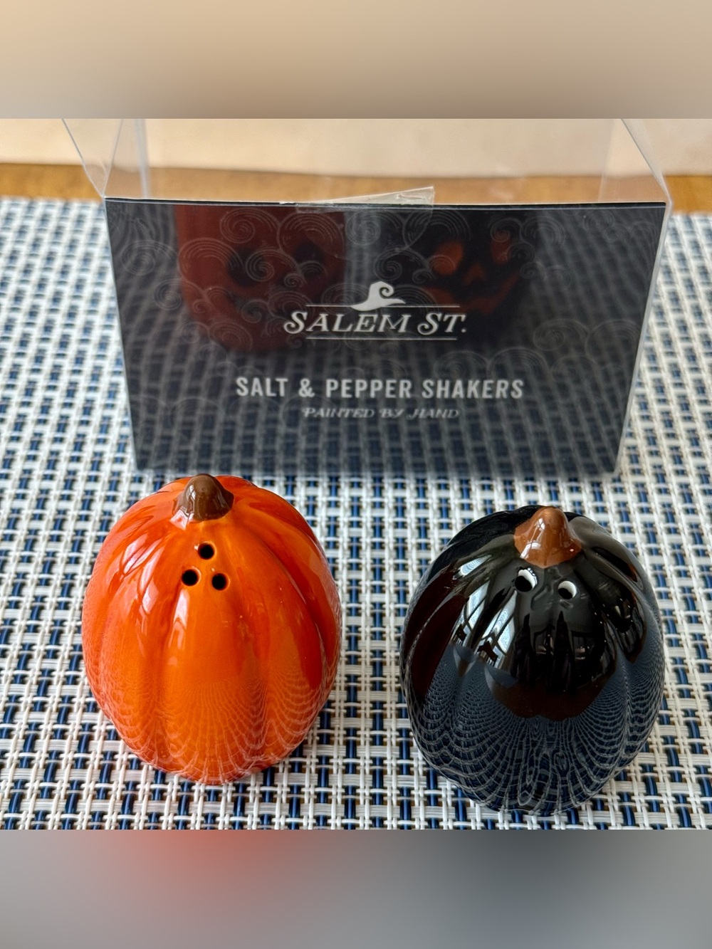 Salem St Halloween Jack-o'-Lantern Salt & Pepper Shakers - Black & Orange NEW! - Picture 3 of 3
